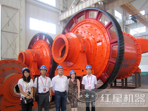 客戶(hù)來(lái)廠參觀留影