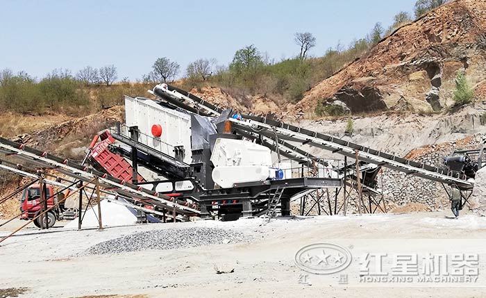 移動碎石機工作現(xiàn)場 移動碎石機工作現(xiàn)場