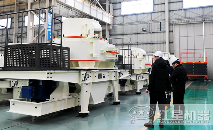 用戶參觀制砂機生產車間 用戶參觀制砂機生產車間