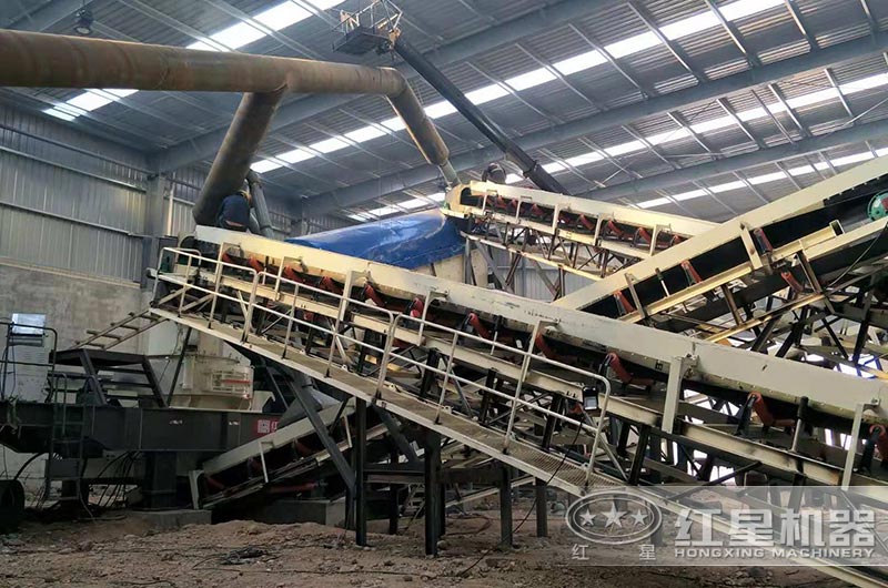 花崗巖石制砂、場地有限怎么辦？這臺移動制沙機幫你搞定