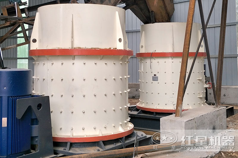 大型立軸式制砂機現(xiàn)場實拍 大型立軸式制砂機現(xiàn)場實拍