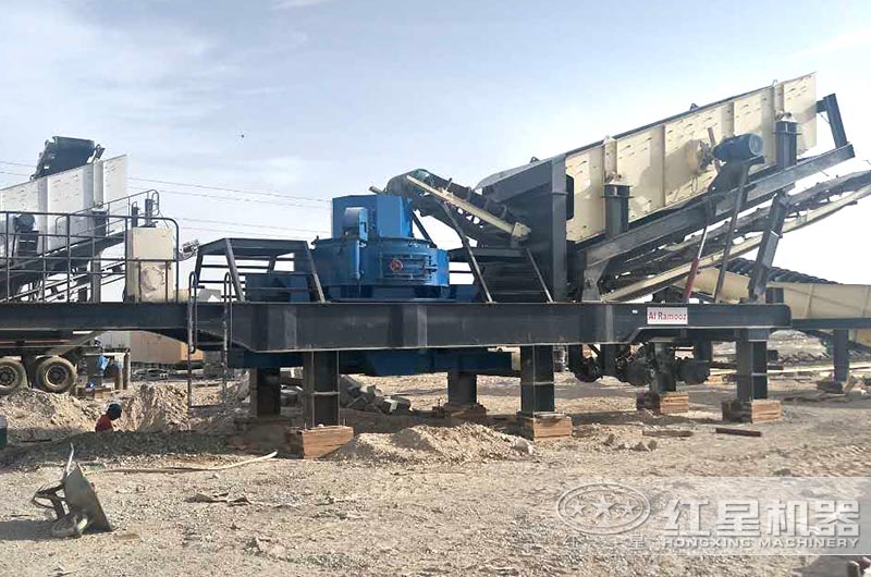 移動式石英石制砂機生產現場，一機抵一條生產線