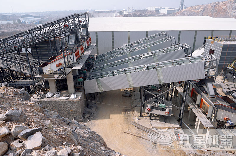 加工碎石料現場,符合環保標準 加工碎石料現場,符合環保標準