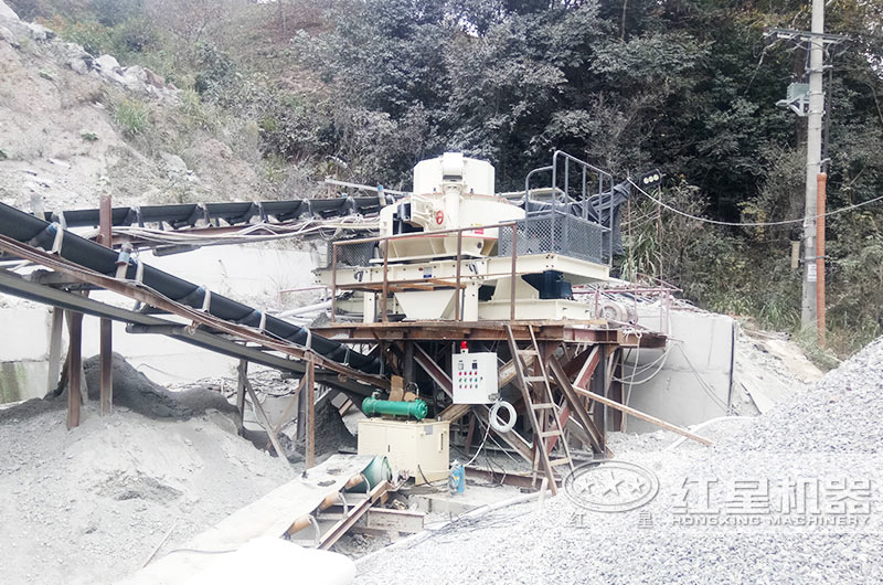 風化巖制砂現場