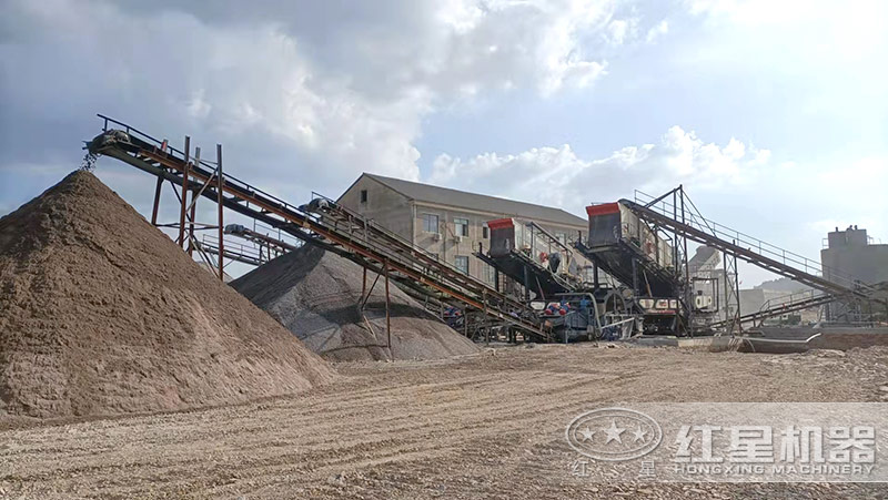 石頭制砂生產現場戶外實景圖